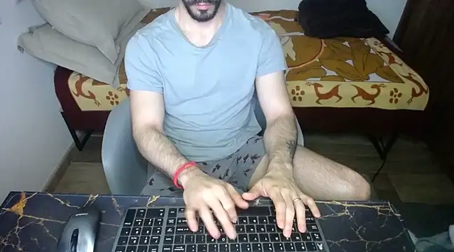 Snapshot of bossking017 chatting on March 17, 11:21 am bossking017 online show from March 17, 11:21 am