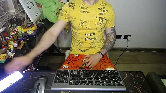 Snapshot of bossking017 chatting on September 9, 4:01 am bossking017 online show from September 9, 4:01 am