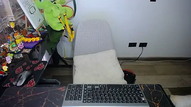 Snapshot of bossking017 chatting on September 14, 3:11 pm bossking017 online show from September 14, 3:11 pm