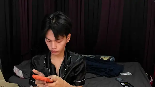 hotfreshdior online show from February 12, 2:45 pm