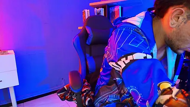 Thonixxx mr online show from February 24, 7:45 pm