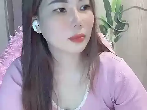 Snapshot of yumylovesex chatting on September 17, 10:06 am yumylovesex online show from September 17, 10:06 am