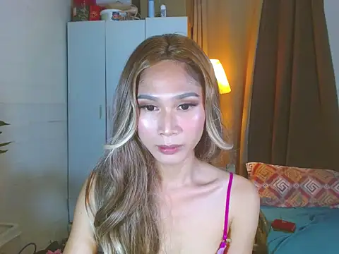 Snapshot of kittygurl124 chatting on May 28, 9:01 pm kittygurl124 online show from May 28, 9:01 pm