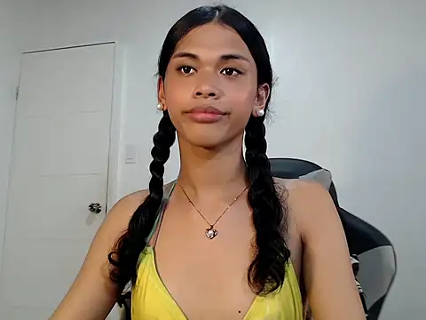 urcurlydiva online show from November 8, 6:24 am