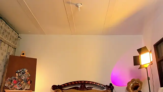 nonbinaryangel online show from May 22, 1:35 am