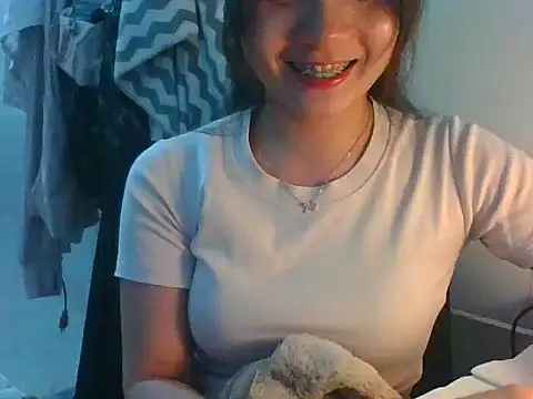 Linzly online show from September 13, 4:29 pm