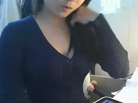 Snapshot of Linzly chatting on January 14, 8:53 am Linzly online show from January 14, 8:53 am