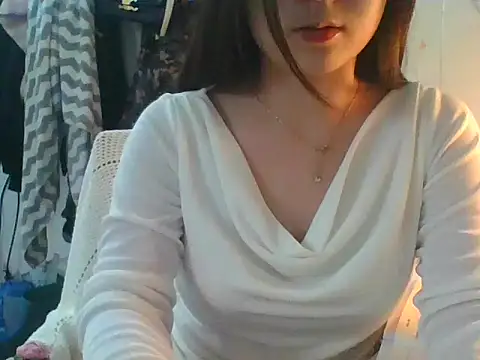 Snapshot of Linzly chatting on January 19, 2:37 am Linzly online show from January 19, 2:37 am