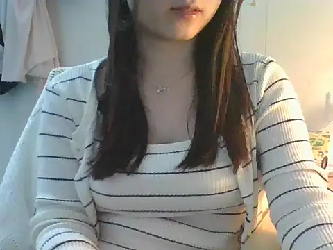 Snapshot of Linzly chatting on February 24, 1:58 am Linzly online show from February 24, 1:58 am