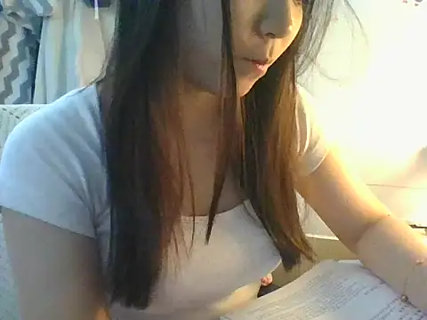 Snapshot of Linzly chatting on March 2, 2:25 am Linzly online show from March 2, 2:25 am