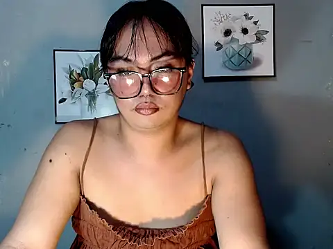 Snapshot of Asianblk_barbiedoll chatting on May 28, 5:27 am Asianblk barbiedoll online show from May 28, 5:27 am