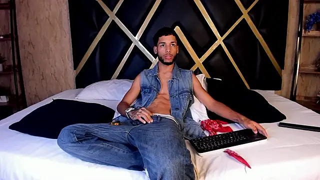 Thiagoferreti online show from February 3, 1:26 am