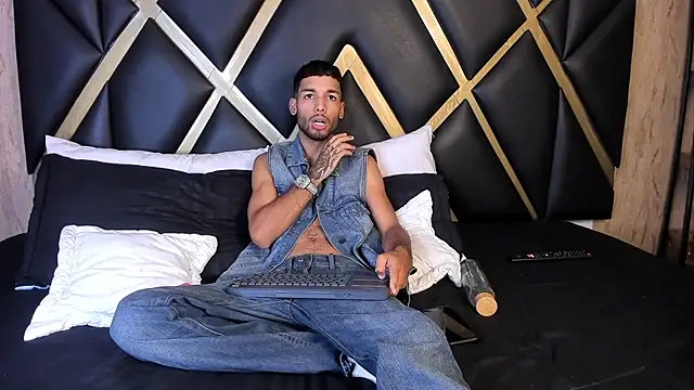 Thiagoferreti online show from March 3, 3:34 am