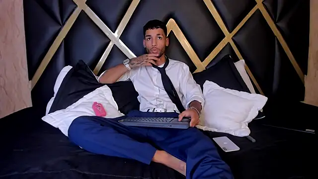 Thiagoferreti online show from March 5, 3:35 am