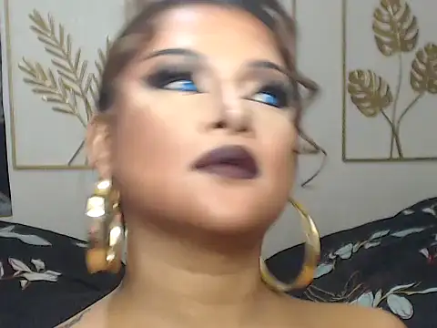 Snapshot of GoddessOFALLx chatting on May 23, 2:39 am GoddessOFALLx online show from May 23, 2:39 am