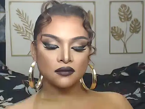 Snapshot of GoddessOFALLx chatting on June 1, 11:50 pm GoddessOFALLx online show from June 1, 11:50 pm