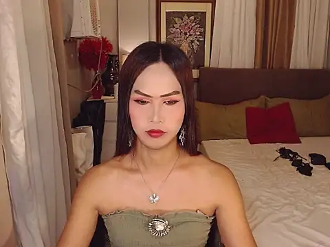 Nathalieheartt online show from April 5, 3:26 am