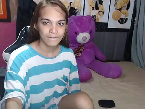 Snapshot of Raffa_ella69 chatting on May 7, 12:54 pm Raffa ella69 online show from May 7, 12:54 pm
