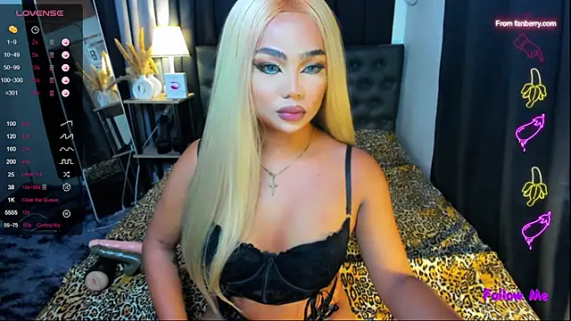 Snapshot of ScarletgraysonX chatting on September 11, 2:33 am ScarletgraysonX online show from September 11, 2:33 am