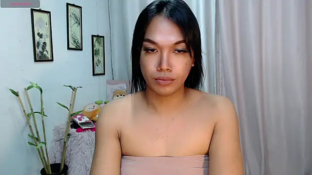 Snapshot of Herbielustts chatting on December 3, 6:39 pm Herbielustts online show from December 3, 6:39 pm