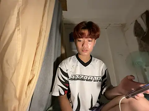 Snapshot of ur_little_secret chatting on November 25, 2:17 pm ur little secret online show from November 25, 2:17 pm