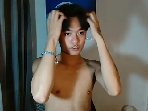 Snapshot of ur_little_secret chatting on December 15, 3:05 pm ur little secret online show from December 15, 3:05 pm