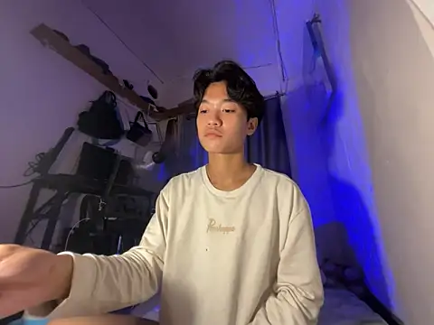 Snapshot of ur_little_secret chatting on December 21, 3:52 pm ur little secret online show from December 21, 3:52 pm