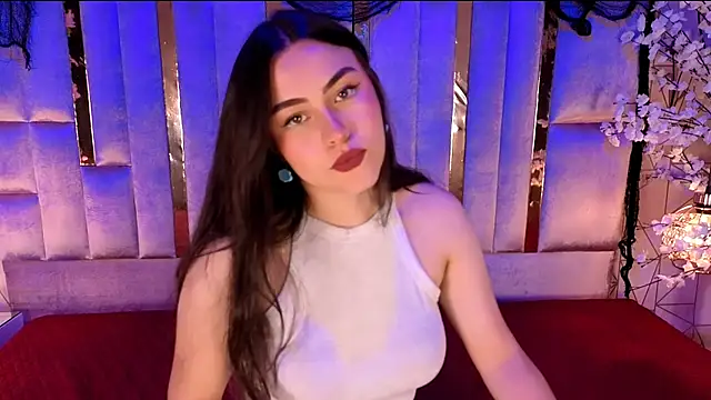 HannaCollins  online show from November 6, 1:45 pm