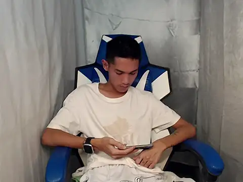 riks tyler online show from March 4, 7:53 pm