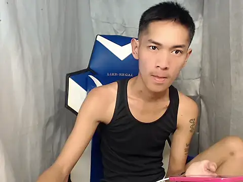 riks tyler online show from April 8, 7:36 pm