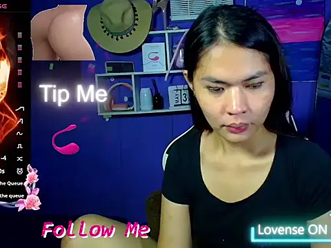 urgirljane online show from May 31, 2:13 pm