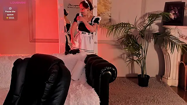 Violet Griffen online show from December 3, 3:43 pm