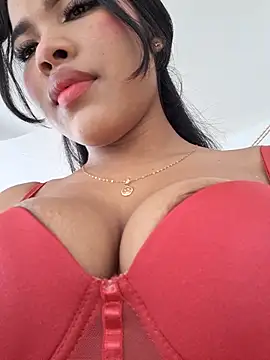 Snapshot of Michell_em chatting on February 14, 6:59 pm Michell em online show from February 14, 6:59 pm