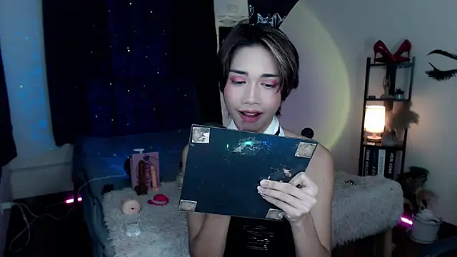 Lavictoriathegreat online show from December 22, 5:43 pm