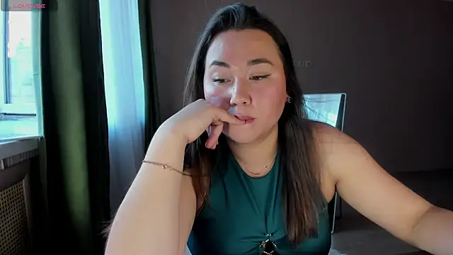 Snapshot of emilia_mur chatting on May 20, 3:51 pm emilia mur online show from May 20, 3:51 pm