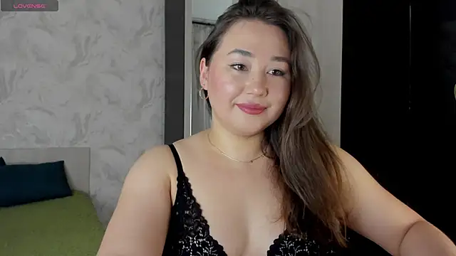 Snapshot of emilia_mur chatting on June 16, 8:22 pm emilia mur online show from June 16, 8:22 pm