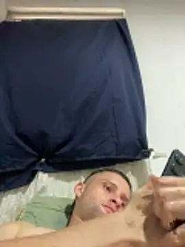 monocams online show from April 5, 9:34 pm