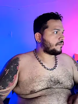 Snapshot of DannyBearrr chatting on September 23, 4:37 am DannyBearrr online show from September 23, 4:37 am