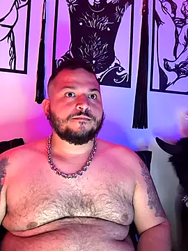 Snapshot of DannyBearrr chatting on October 8, 3:04 am DannyBearrr online show from October 8, 3:04 am