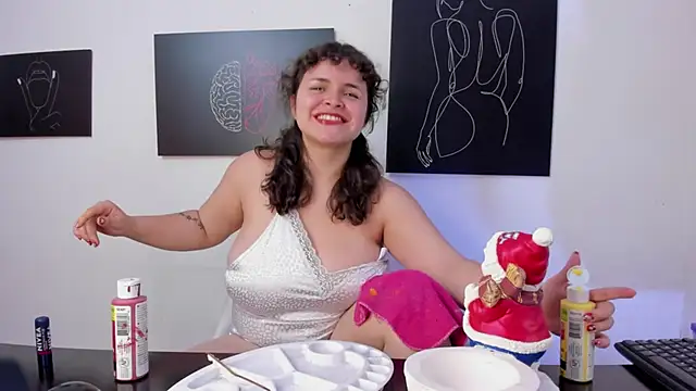 Snapshot of SeleneLuminari8 chatting on December 3, 6:06 pm SeleneLuminari8 online show from December 3, 6:06 pm