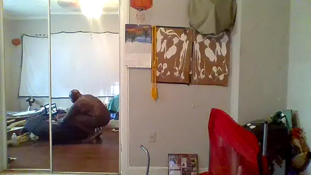 Snapshot of JezOne555 chatting on October 8, 2:04 pm JezOne555 online show from October 8, 2:04 pm