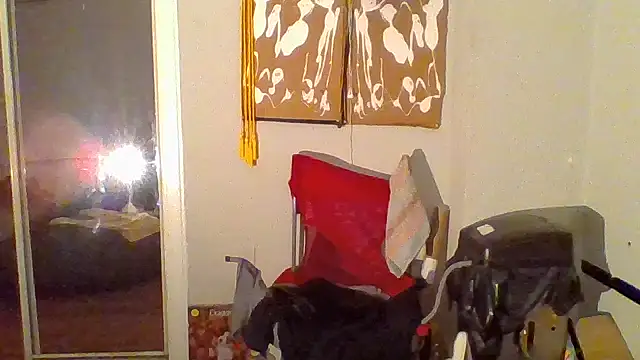 Snapshot of JezOne555 chatting on December 5, 12:58 pm JezOne555 online show from December 5, 12:58 pm