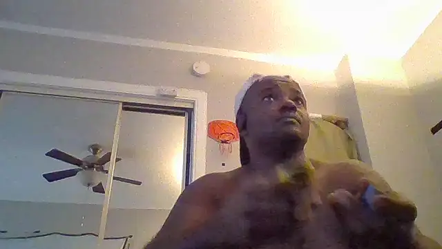 Snapshot of JezOne555 chatting on December 15, 2:32 pm JezOne555 online show from December 15, 2:32 pm