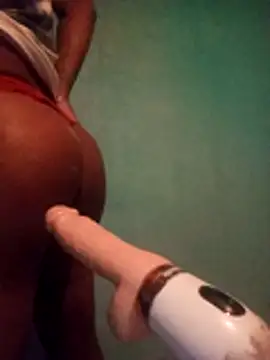 Snapshot of b_ele chatting on November 14, 2:54 am b ele online show from November 14, 2:54 am