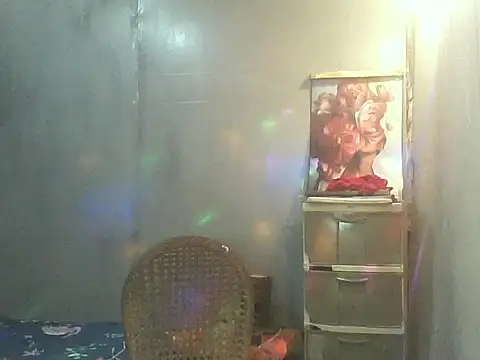 Snapshot of kimmy_slut chatting on January 9, 1:36 pm kimmy slut online show from January 9, 1:36 pm