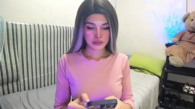 Snapshot of Ms_Monica chatting on December 17, 2:56 pm Ms Monica online show from December 17, 2:56 pm