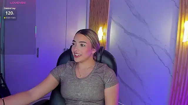 Snapshot of KYLIE_JONES6 chatting on March 24, 2:27 am KYLIE JONES6 online show from March 24, 2:27 am