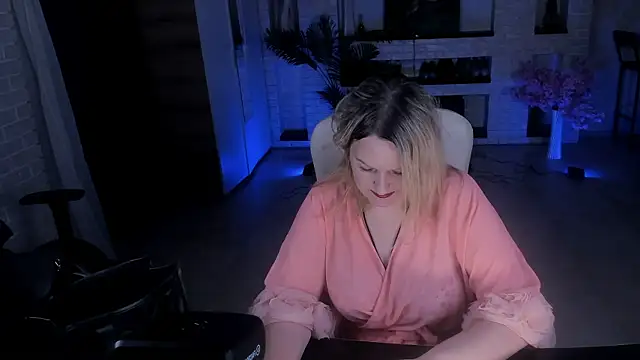 MariemLui online show from October 18, 11:00 am