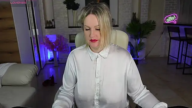 MariemLui online show from March 28, 4:50 pm