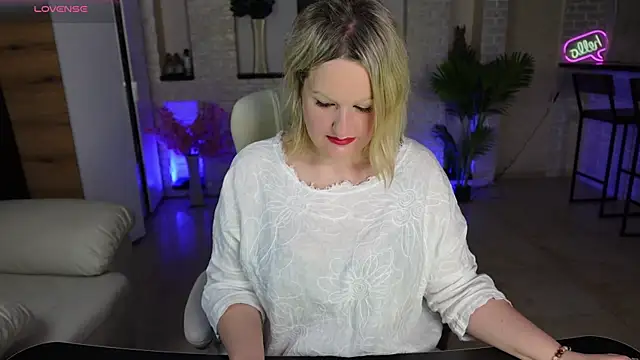 MariemLui online show from April 2, 3:09 pm